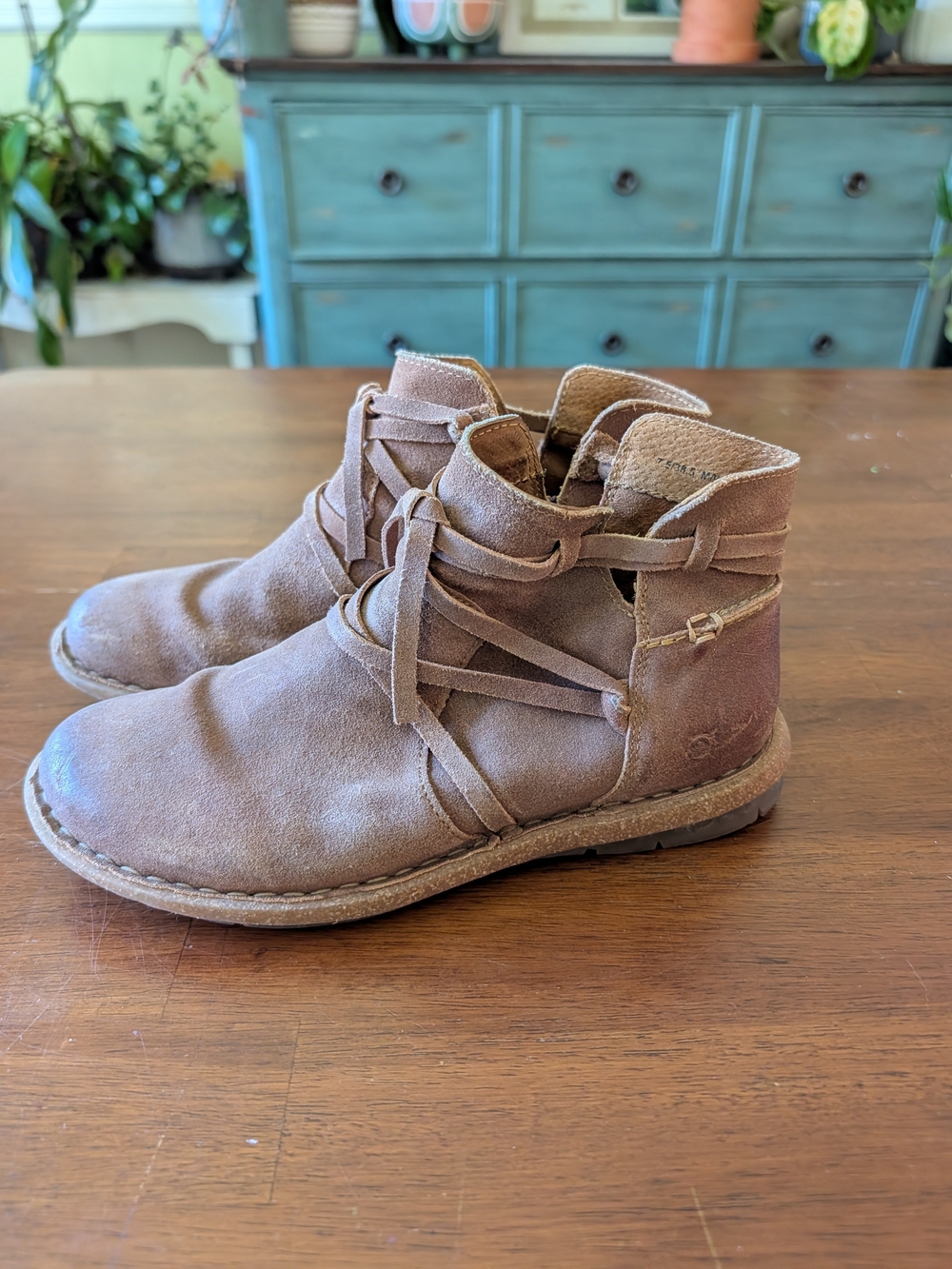Born Tarklin Brown Suede Ankle Books